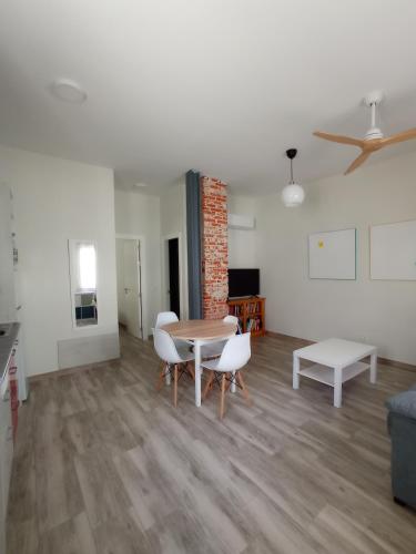 La Casita de Vallecas - last minute hotel in Madrid