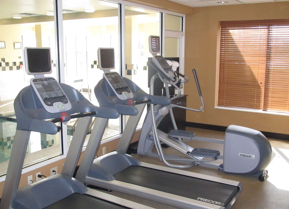 Hilton Garden Inn Addison - photo 30