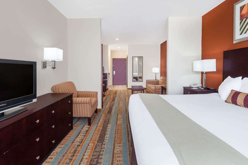Baymont by Wyndham Henderson - photo 14