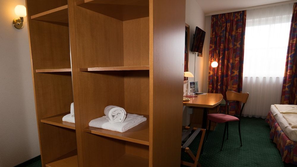Highway Hotel — Colmar
