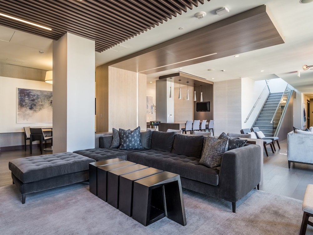 Global Luxury Suites Crystal City - photo 13