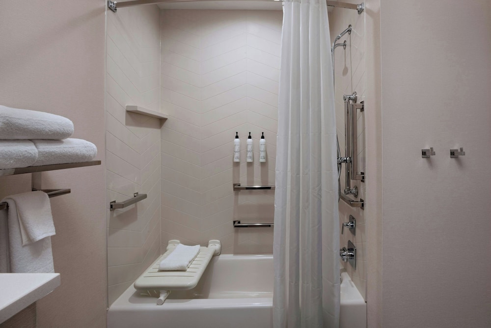 Fairfield by Marriott Inn & Suites Fort Worth Alliance Airport - photo 10