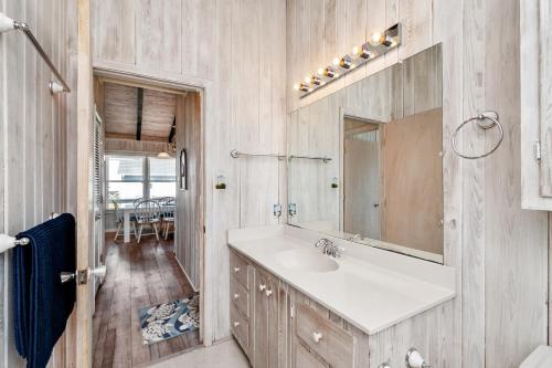 Brigantine by Oak Island Accommodations - photo 5