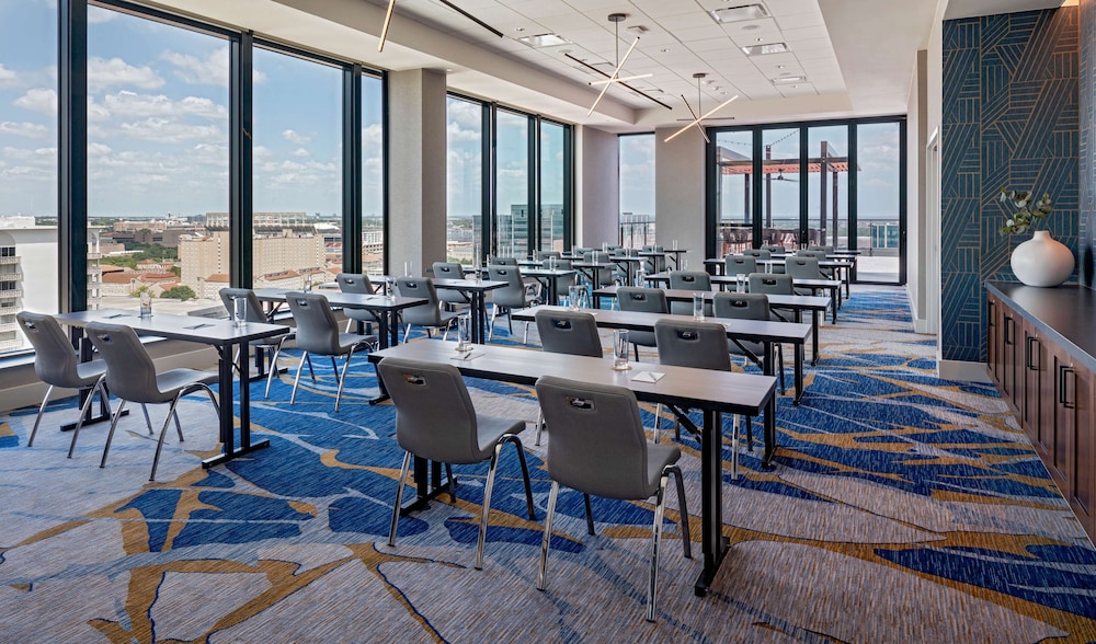 Hilton Garden Inn Austin University Capitol District - photo 41