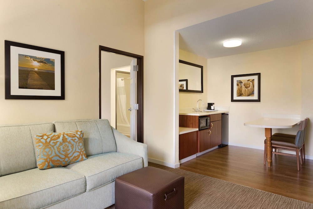 Hampton Inn & Suites Tarpon Springs - photo 21