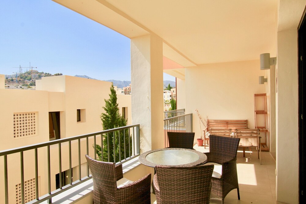 Samara 3 Modern 2br In Samara Resort Marbella Indoor And Outdoor Po — Marbella