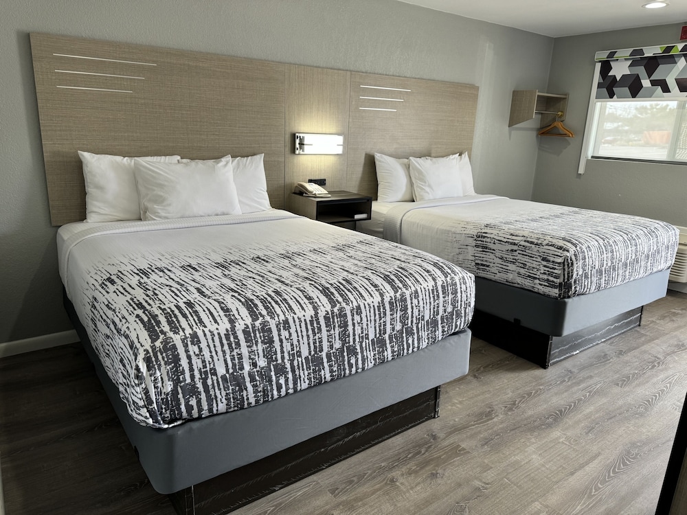 Copper Manor Motel - photo 15