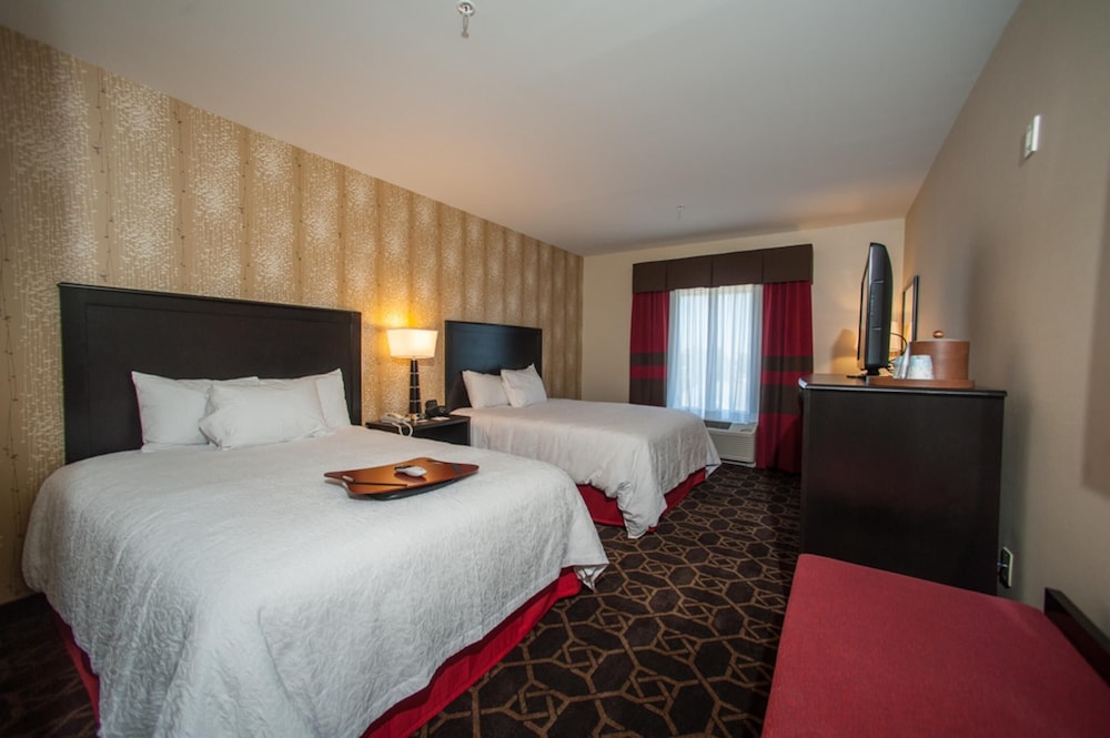 Hampton Inn Fort Morgan - photo 6