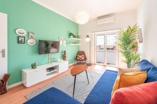 GuestReady Vibrant 2BR Apartment