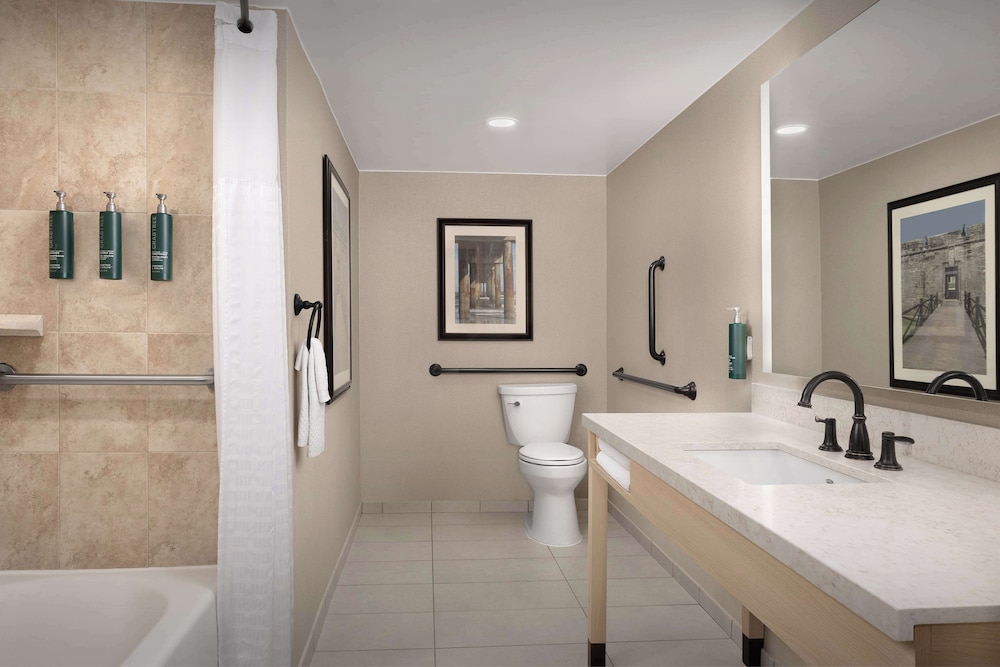 DoubleTree by Hilton St. Augustine Historic District - photo 17