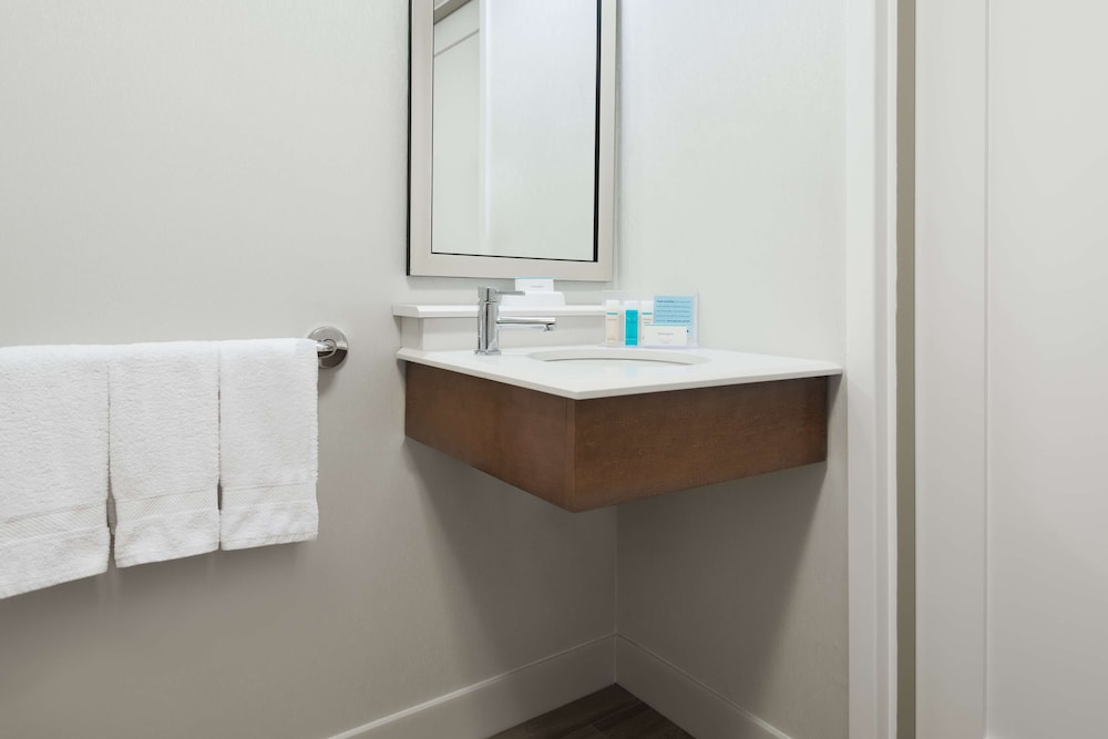 Hampton Inn Boston Marlborough - photo 16