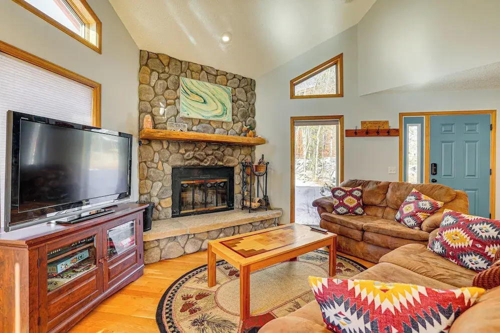 10 Mi to Keystone Resort Cabin with Private Hot Tub - photo 2