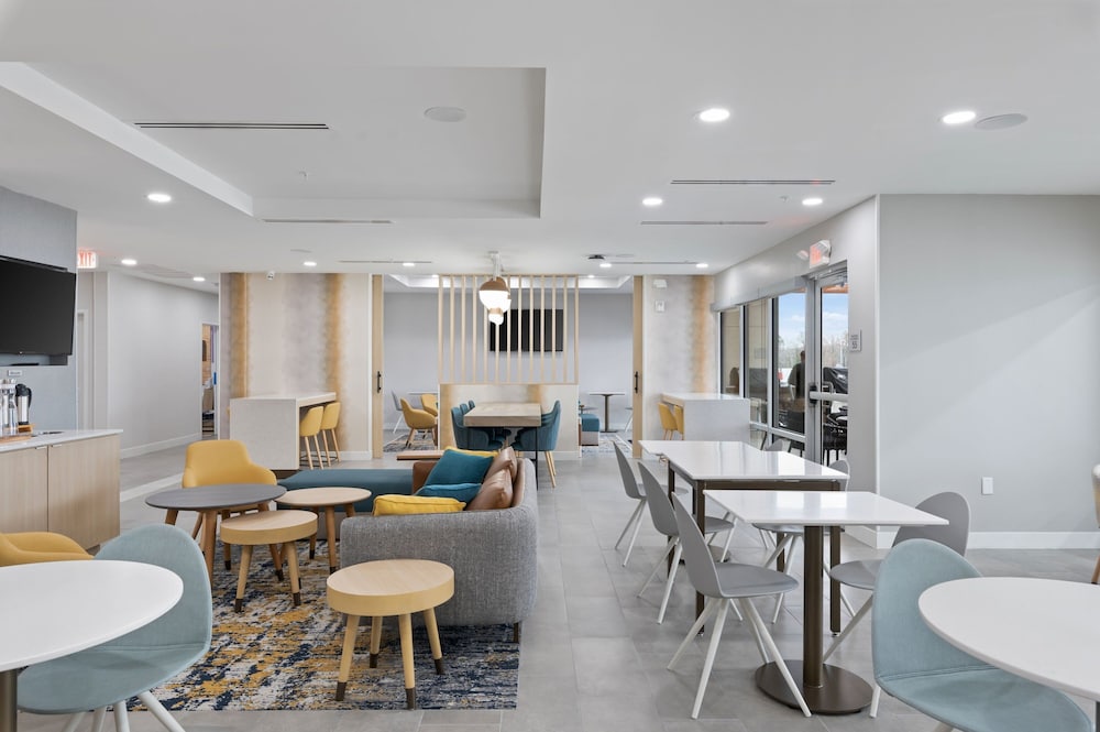 Towneplace Suites By Marriott White Hall - photo 47