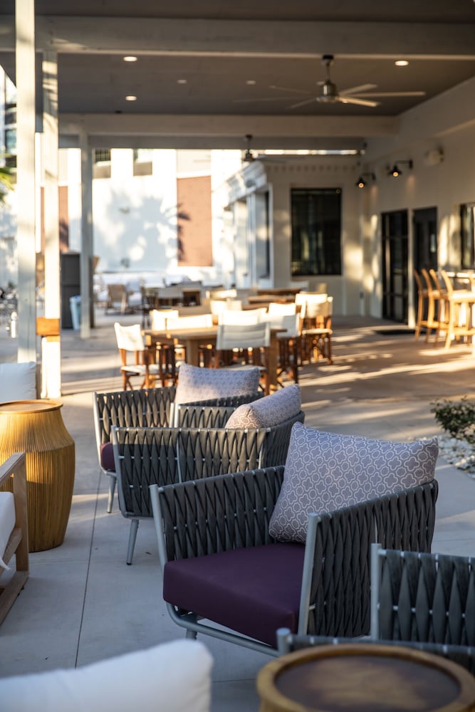 Hotel Indigo Mount Pleasant by IHG - photo 31
