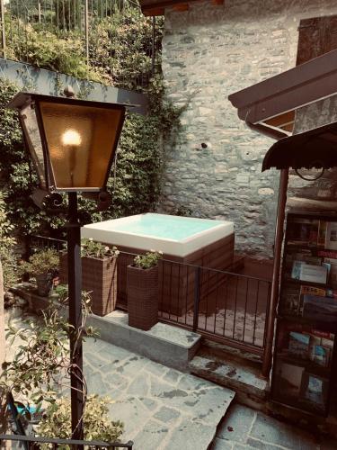 Il borghetto di Torno — 4-Star Luxury Hotel in Torno, Italy