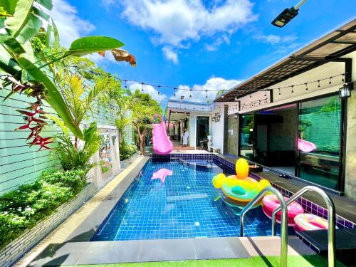 Heartbeat Fall in Love in Sattahip, Thailand