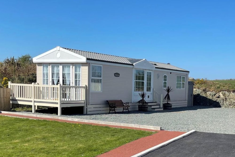 Captivating 2 bed Static Caravan on Private Land in Holyhead, United Kingdom