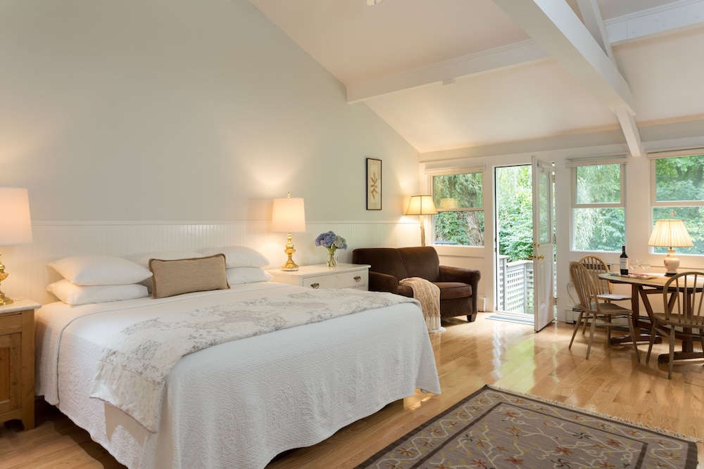 The Woodstock Inn on the Millstream - photo 35