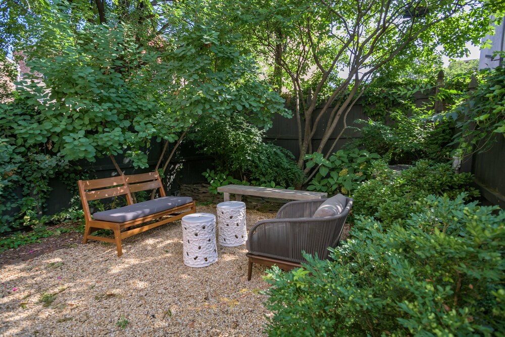Deedee's Brownstone Van Vorst Park - photo 36