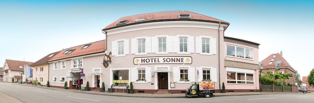 Hotel Sonne — hotel in Karlsruhe