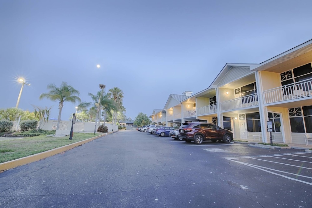 115 Little Harbor Inn - photo 17
