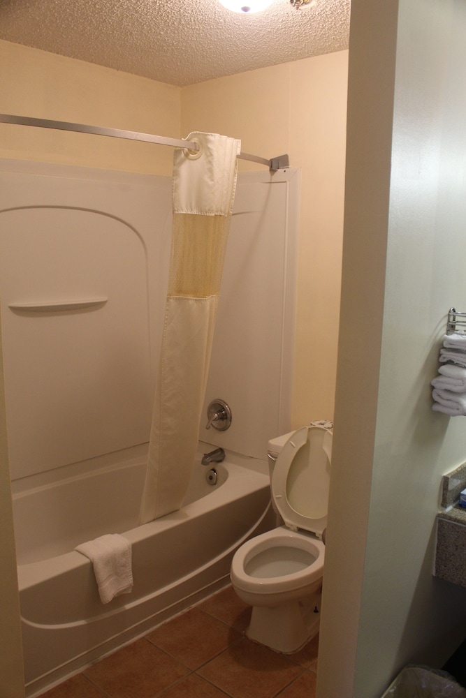 Americas Best Value Inn Fredericksburg N - photo 37
