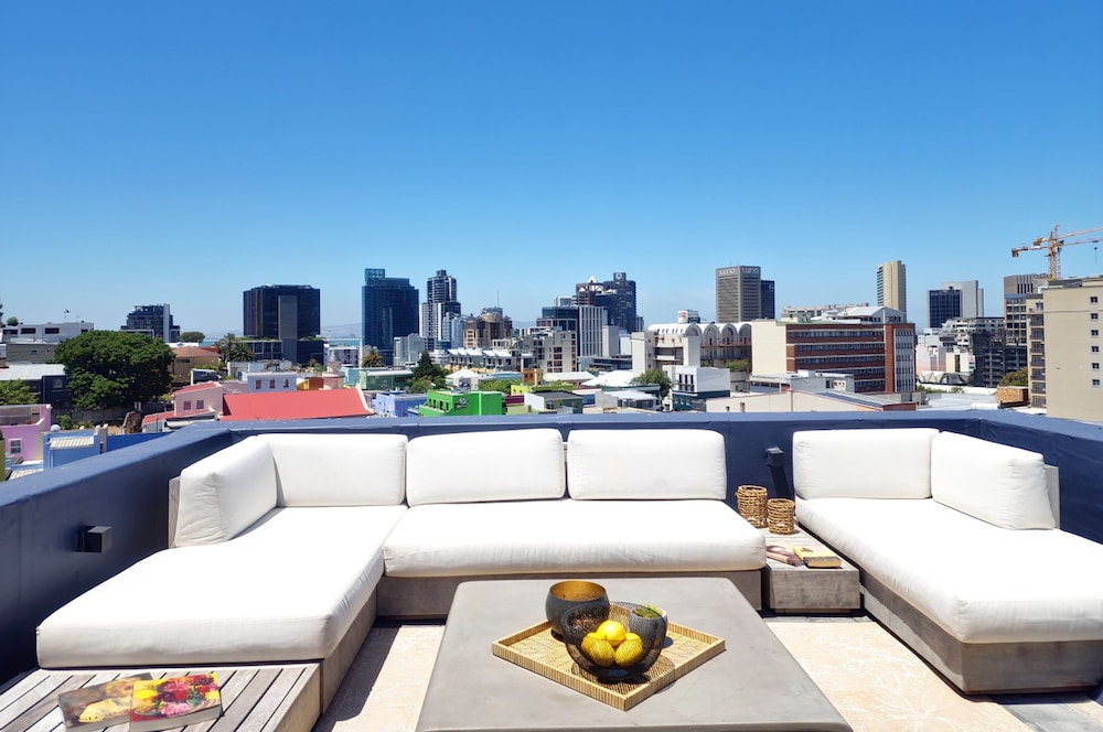 Bo Kaap Elegance Historic Luxury & Mountain Views