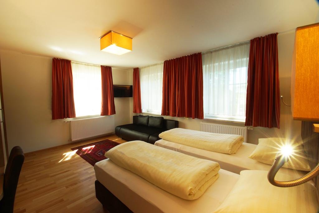 Gasthof zur Post — hotel in Strasswalchen
