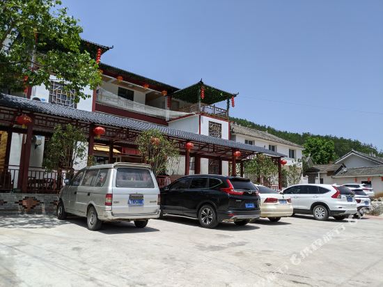 GoodLuck Inn - carbon neutral hotel in Jingshan