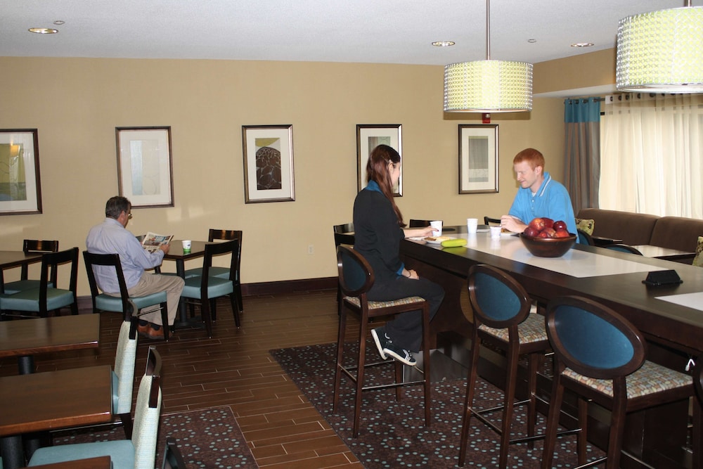 Hampton Inn East Lansing - photo 40