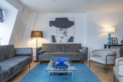 Elegant Mayfair Apartment 5 — 4-Star Luxury Hotel in London, United Kingdom