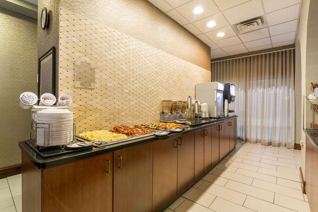 Clarion Hotel Convention Center - photo 64