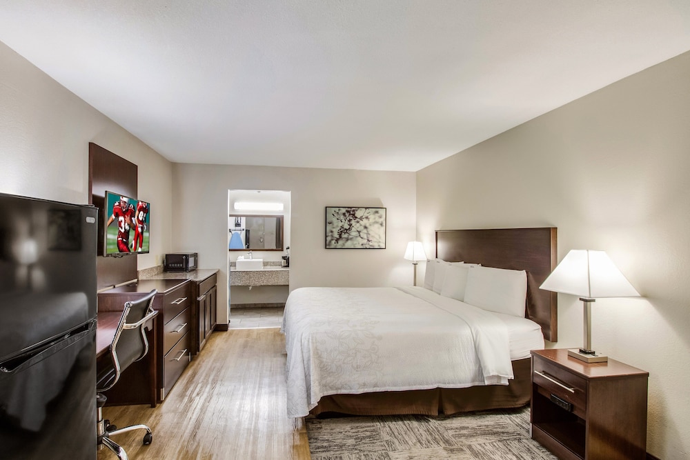 Red Roof Inn PLUS Dallas Addison - photo 8
