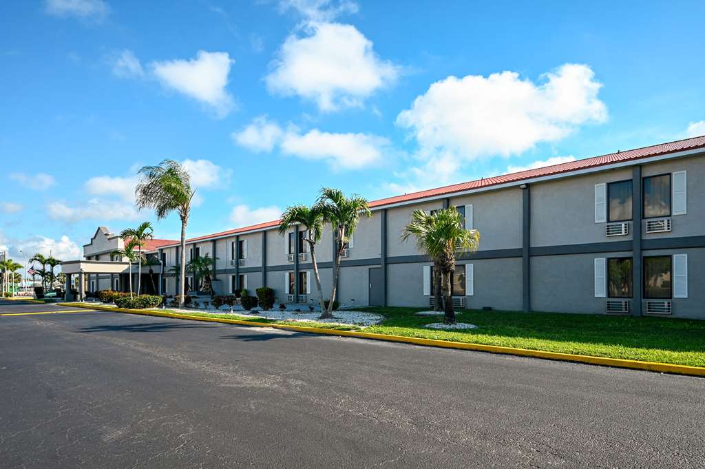Quality Inn Fort Myers Cape Coral - photo 3