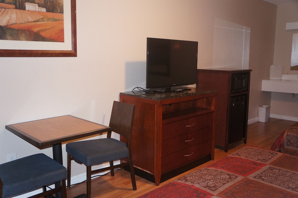 Classic Motor Lodge West Green - photo 41