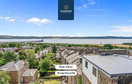 Duplex Invoice And Reduced Price Only Via Sunrise Short Lets Dundee 5 Bed Rooms Amazing Views Fully Equipped Free Parking Wifi Favourite For Groups & Businesses Food Bars Shops Library River Views And Only 5 Mins To Stannergate Ports — 4-Star Luxury Hotel in Dundee, United Kingdom