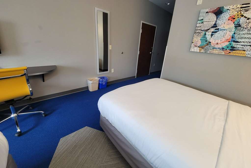 Microtel Inn & Suites by Wyndham Council Bluffs Omaha - photo 15
