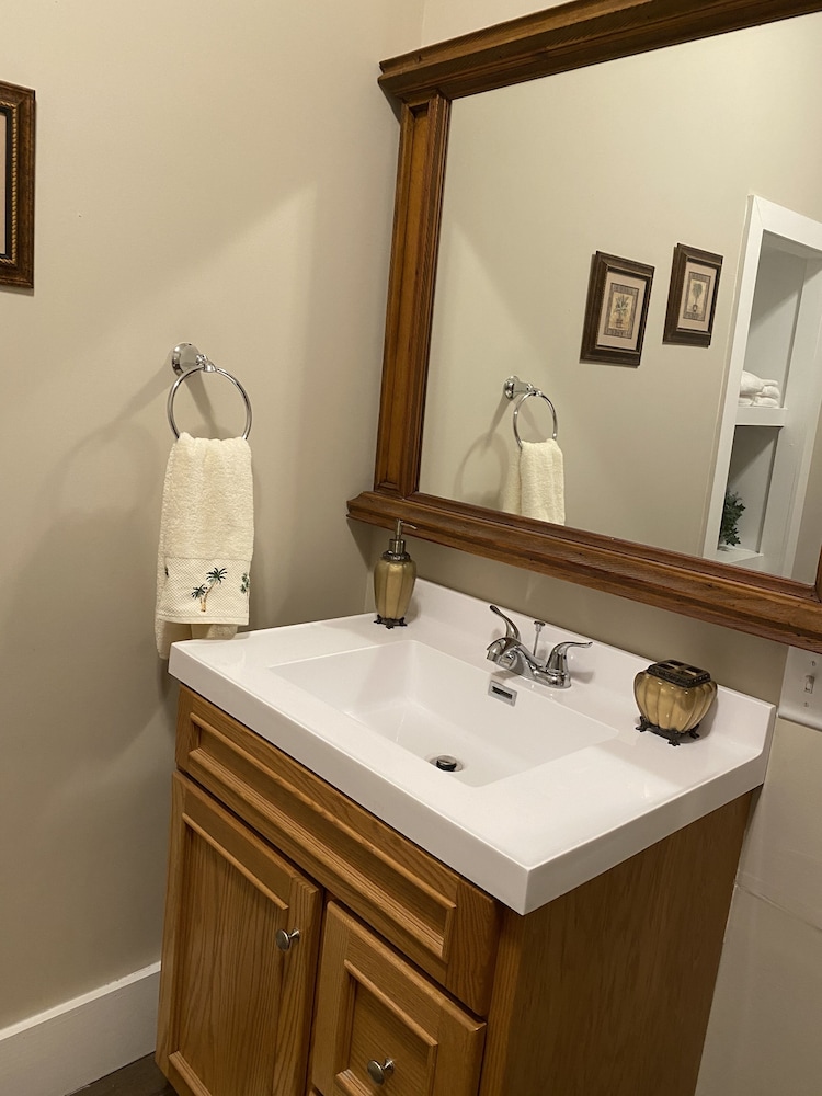 Historic McDonald Airbnb - photo 13
