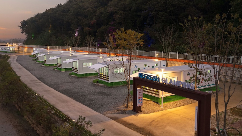 Hwaseong Refresh Glamping & Caravan in Hwaseong-Si, South Korea