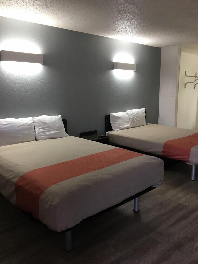 Sands Motel - photo 8