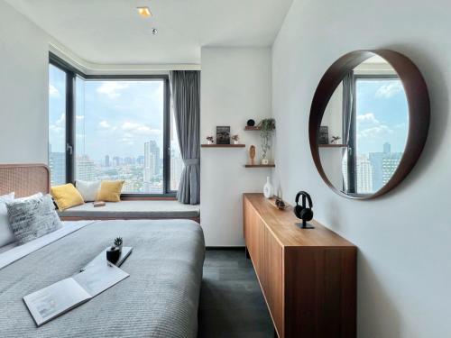 Urban Chic Living 1BR Ultra Fast WiFi BTS Asoke