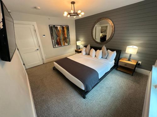 Entire Modern 7 Unit 7 Bath Boutique Inn - photo 23