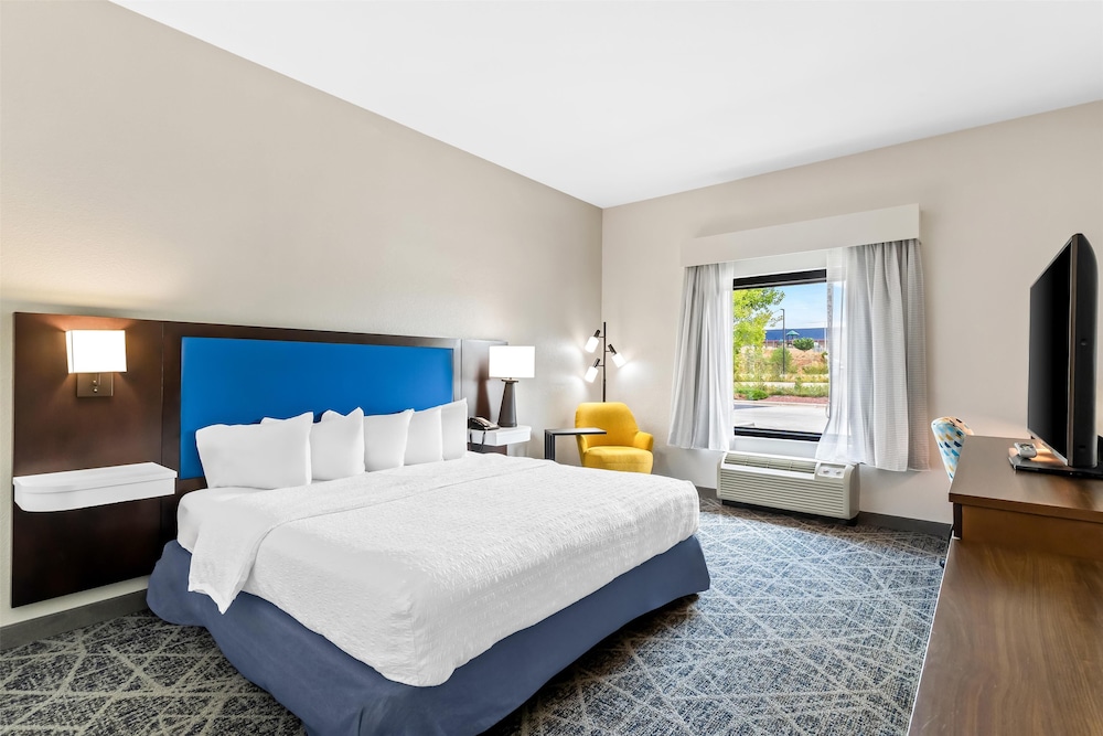 Hampton Inn Laramie - photo 26