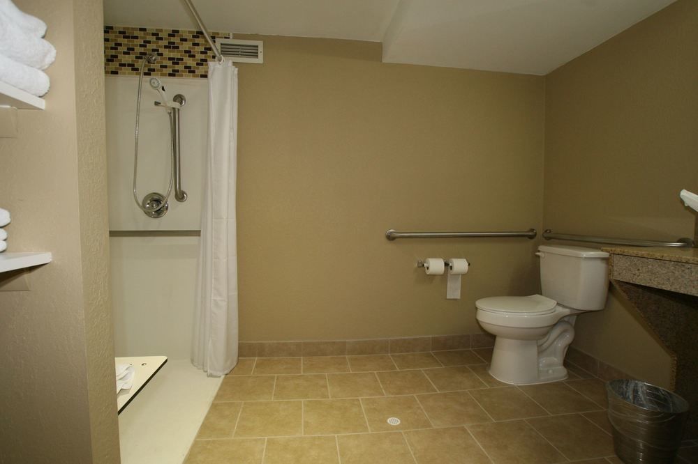 Liyo Inn Clinton - photo 10