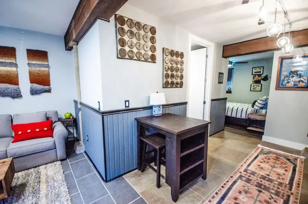 Tobacco Warehouse Inn - photo 17