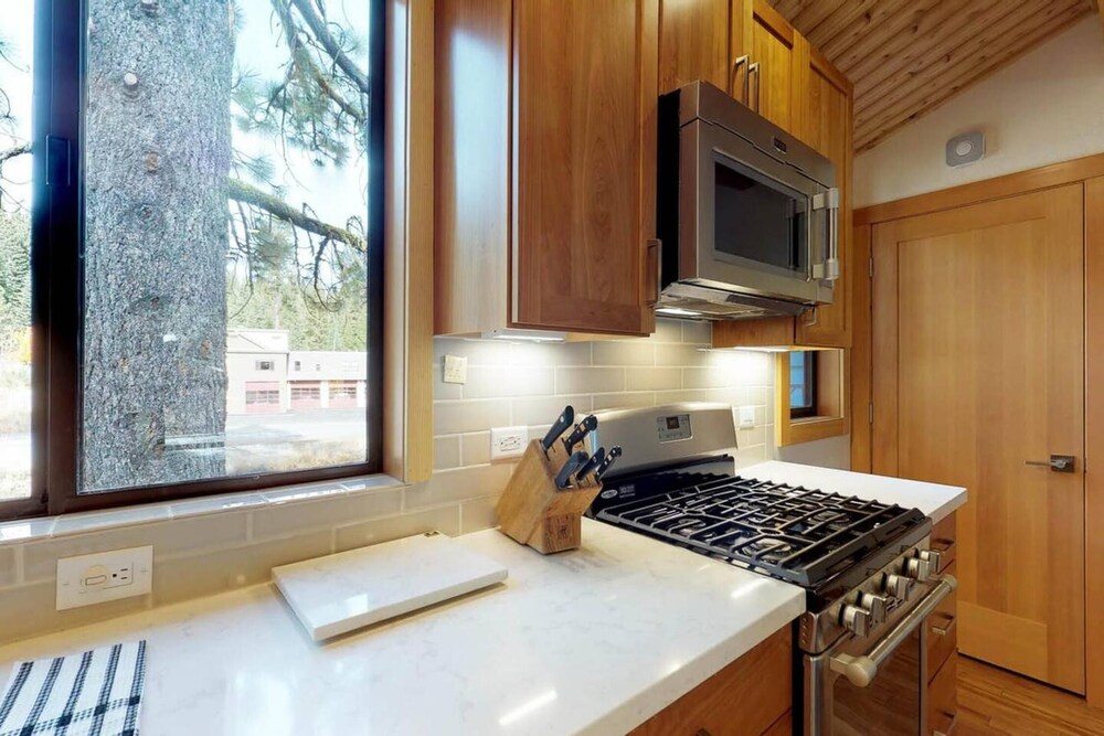 Sockeye by Avantstay Modern 2 BR Condo w Access to Northstar Resort Community - photo 3