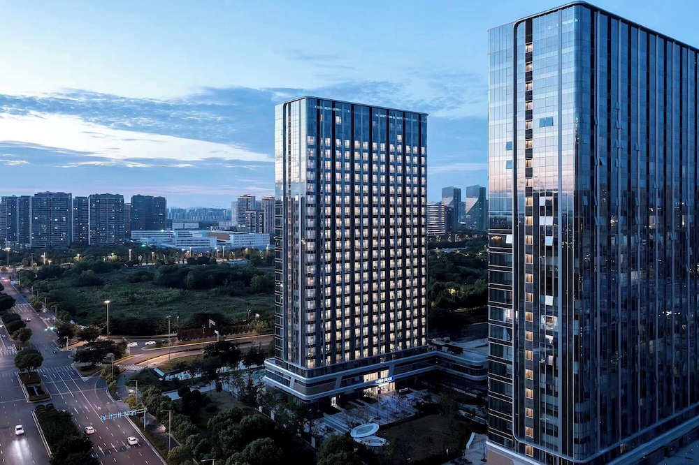Suisse Place Olympic Sports Center Nanjing — 4-Star Luxury Hotel in Nanjing, People's Republic of China