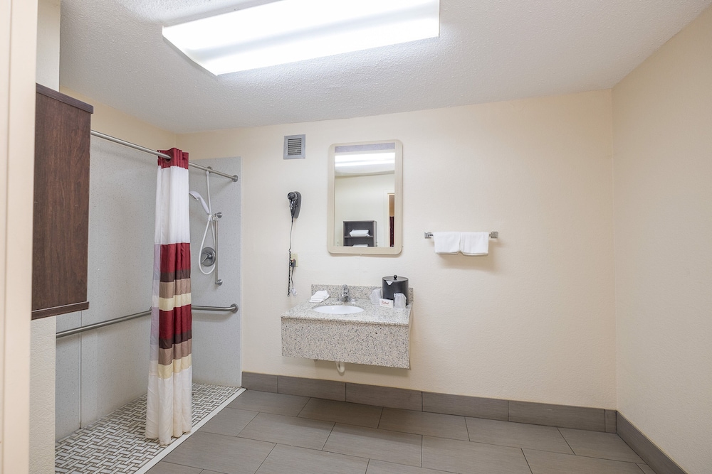 Red Roof Inn Walterboro - photo 24
