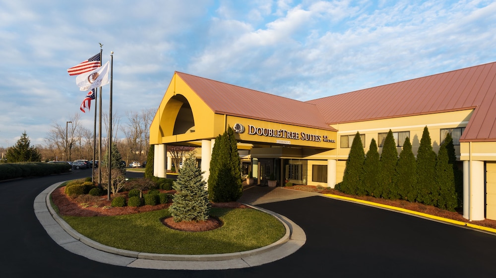 DoubleTree Suites by Hilton Hotel Cincinnati Blue Ash - photo 45