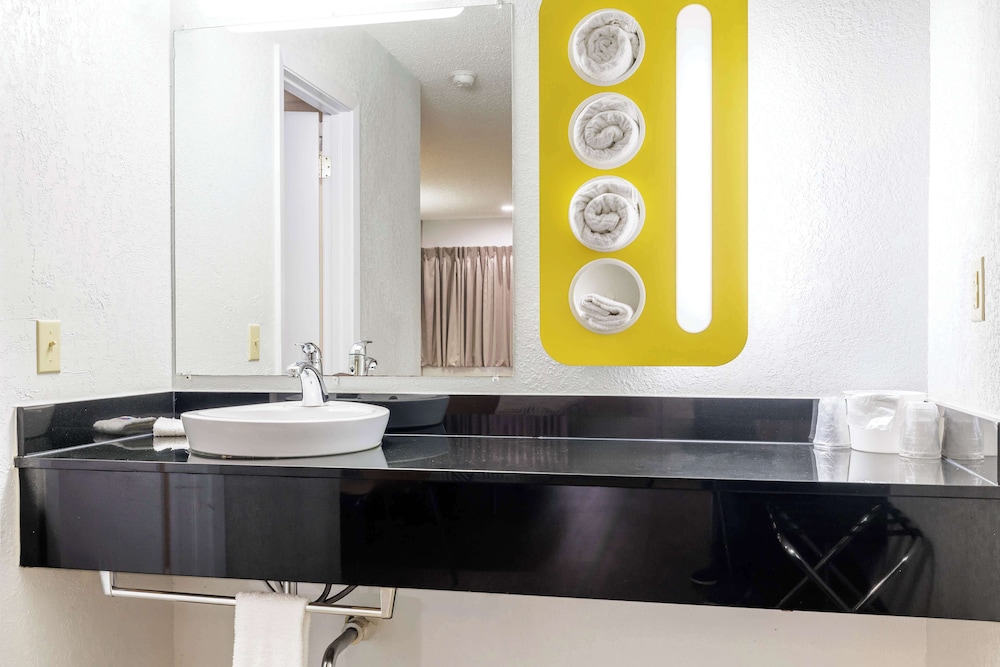 Motel 6 Boerne TX - photo 24